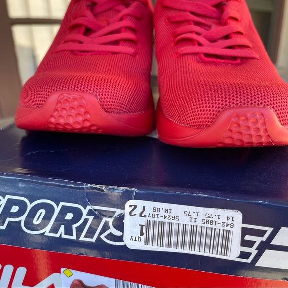 🎉7XHP🎉 Brand New Men’s Fila Red Sneakers - Picture 8 of 11